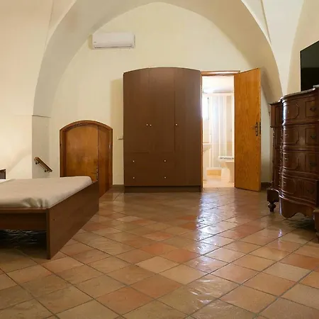 Vittoria Bed & Breakfast 4*